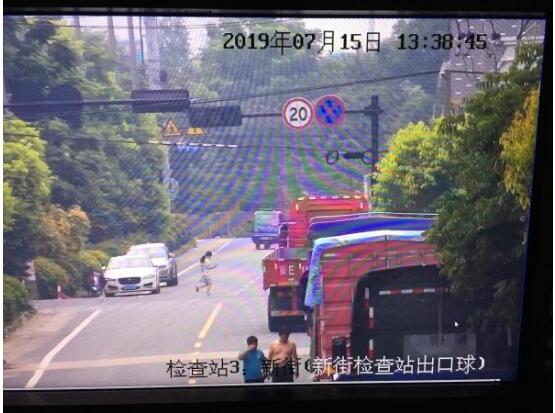 老爸不让玩手机离家出走？杭州14岁女孩找到 已于家人相聚