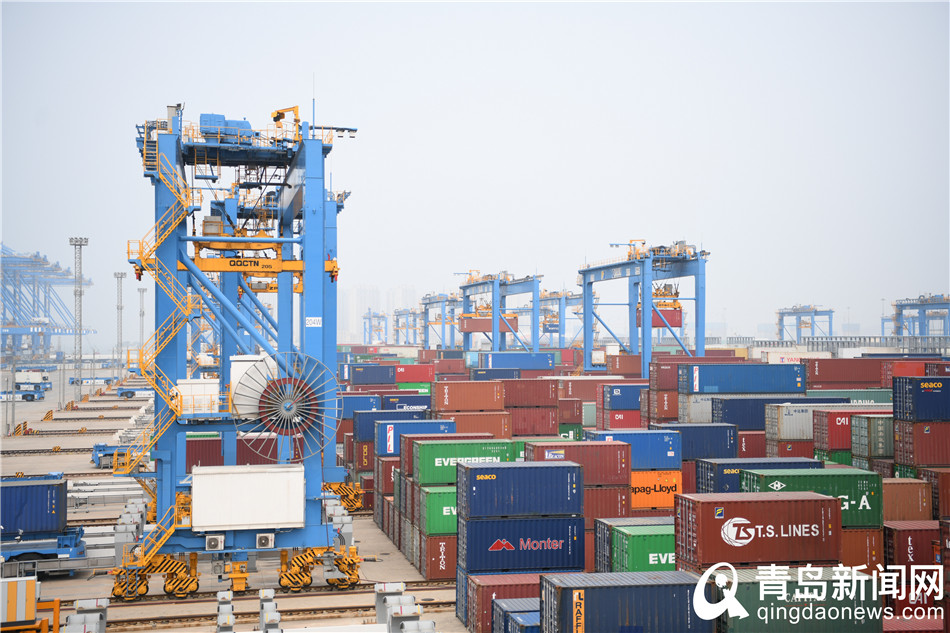 【我爱这片蓝色的国土】青岛港：科技引领港口升级 世界第一只是新起点
