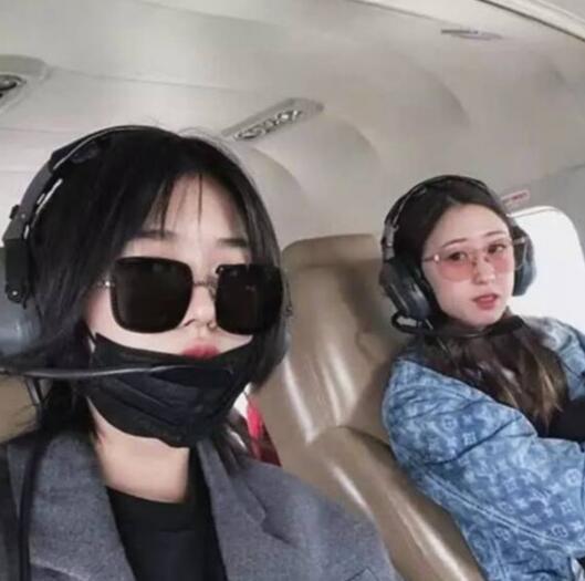 少女感十足！汪峰女儿小苹果近照曝光 旁边的美女却不是章子怡