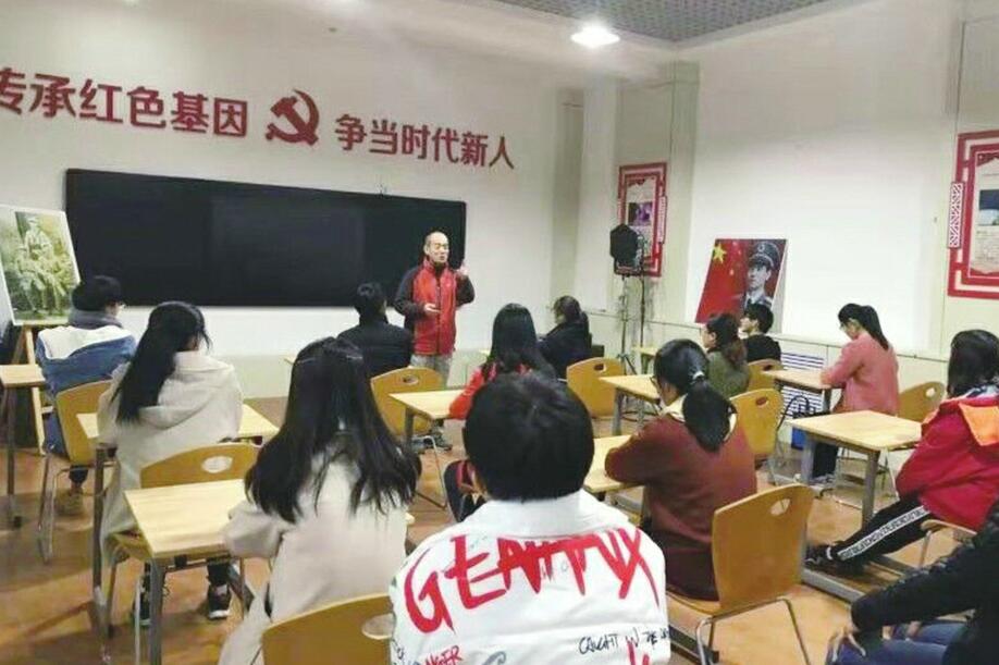 [温暖泉城]红色故事的“活字典”