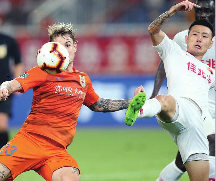 三叉戟首秀惊艳 莫伊塞斯正式加盟 鲁能昨晚双喜临门