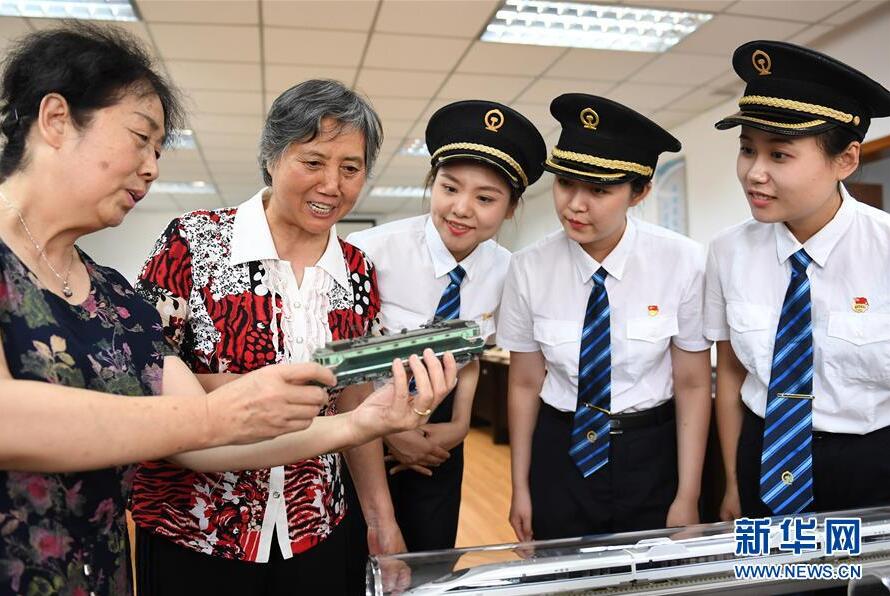 国内铁路将迎来首批女动车组司机