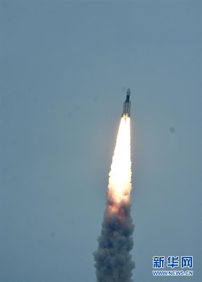 印度成功发射“月船2号”月球探测器 预计在9月实施月球着陆