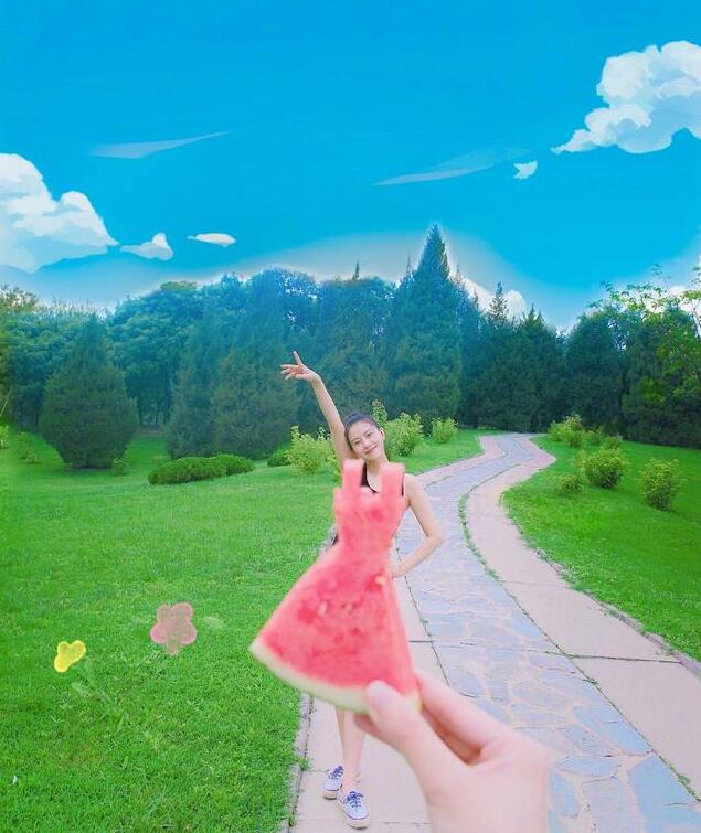 本尊现身了!高圆圆产后首晒照 网友:这背景怕是p上去的吧?