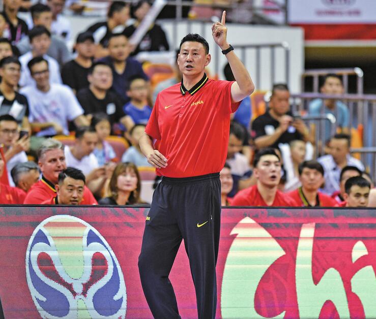 中国男篮大胜突尼斯,他却独自在北京疗伤,丁彦雨航离世界杯渐行渐远