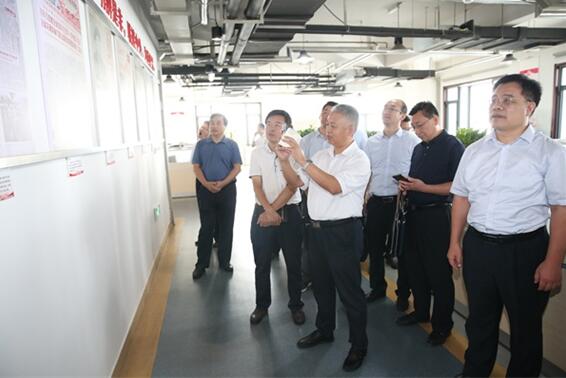 市委改革办调研组到报业集团调研