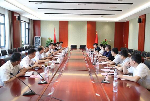 市委改革办调研组到报业集团调研