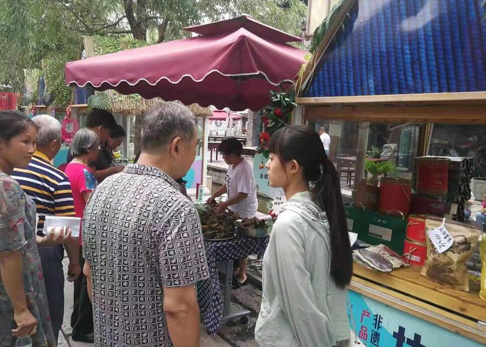 当非遗遇上扶贫 湘西特产再展百花洲