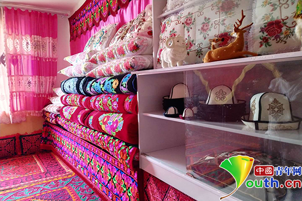 【新时代·幸福美丽新边疆】以针为笔 柯尔克孜族“男绣娘”的致富新生