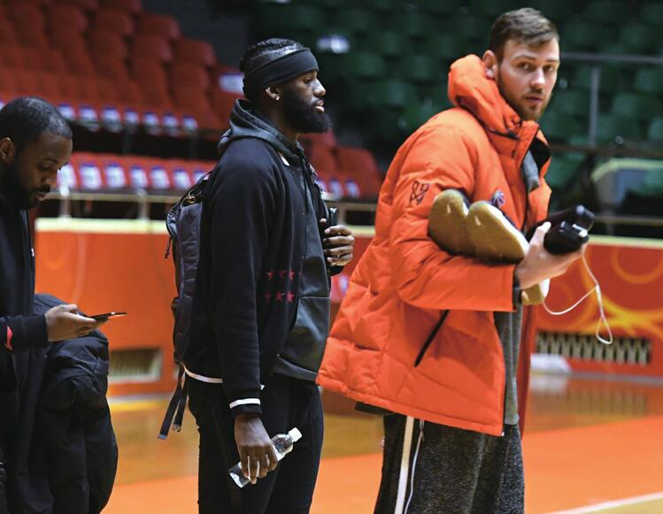 山东西王男篮官宣与桑普森友好分手 咱成全了别人,谁来“成全”咱?