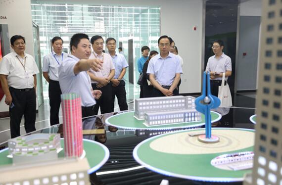 省内外新闻宣传系统同行来济南报业集团考察交流