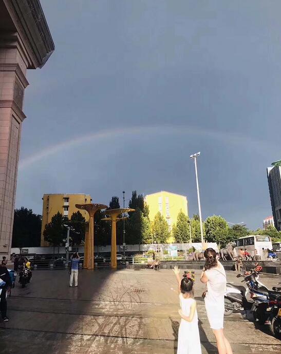 市区降雨结束 雨后泉城出现美丽彩虹