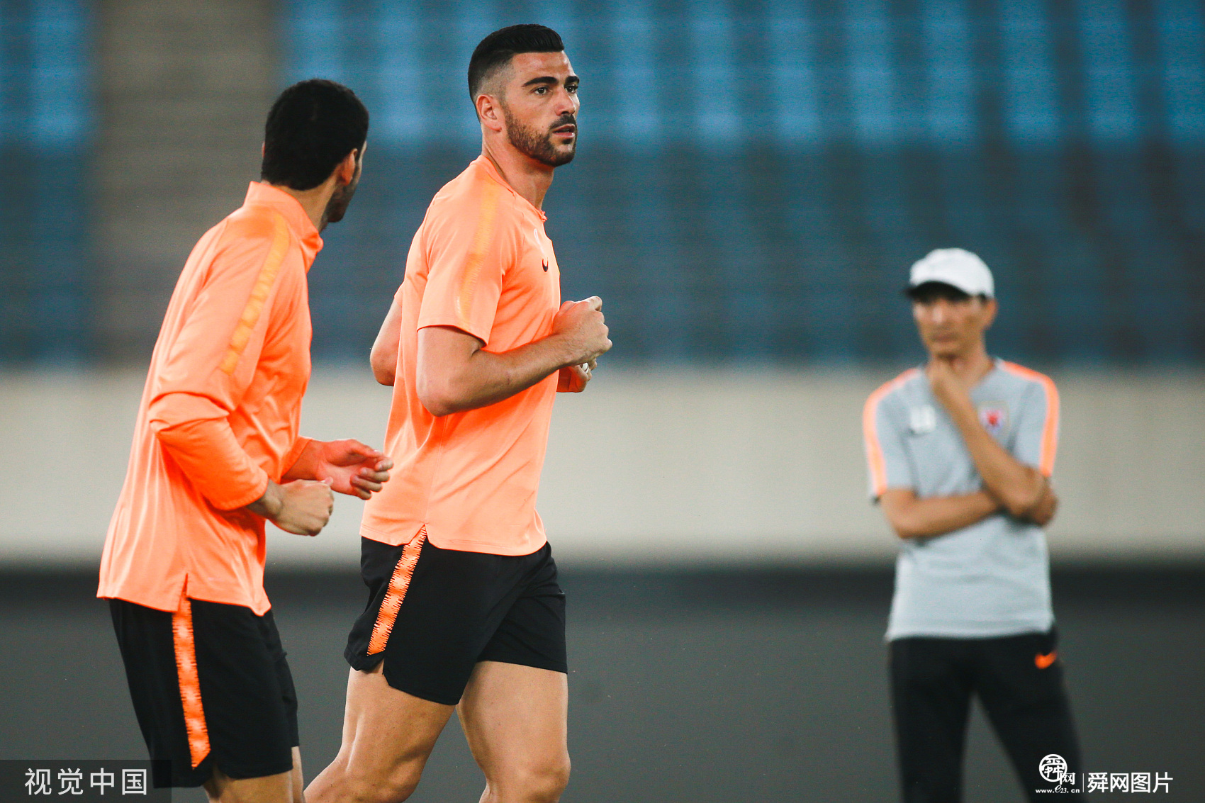 鲁能的光芒能否最终闪耀足球之城大连?答案今夜见分晓