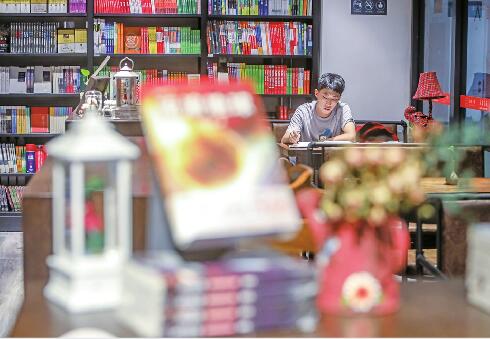 驻济高校书店“生意经”咋念？有的靠多种经营拉动客流谋销量