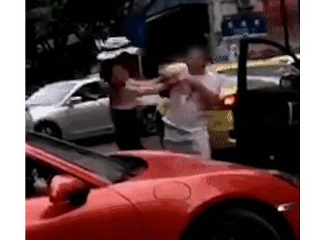 公安彻查保时捷女怎么一回事?起底保时捷女车主事件,3年29次违章,丈夫是派出所所长