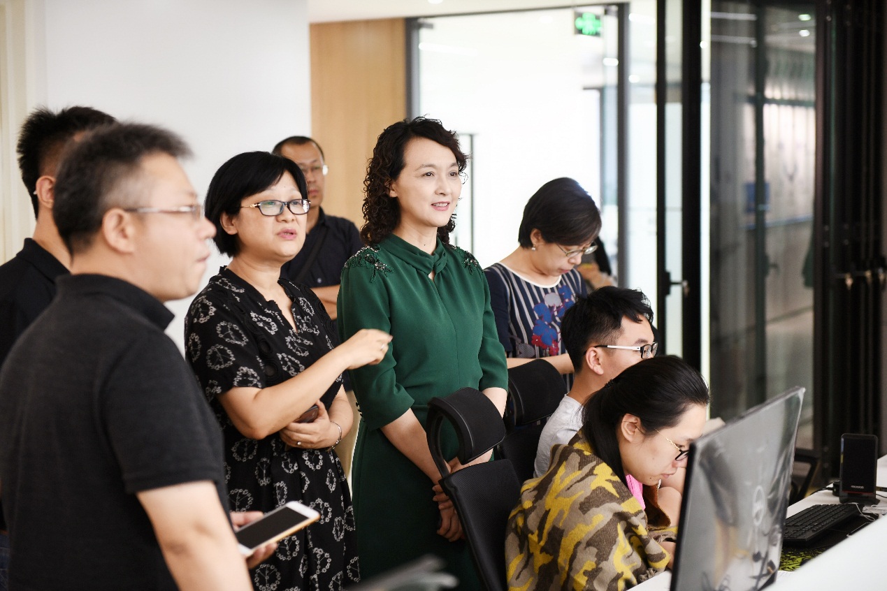 实现纸端与指端更全面的融合！“取经”中青报，新时报开建“融媒小厨”