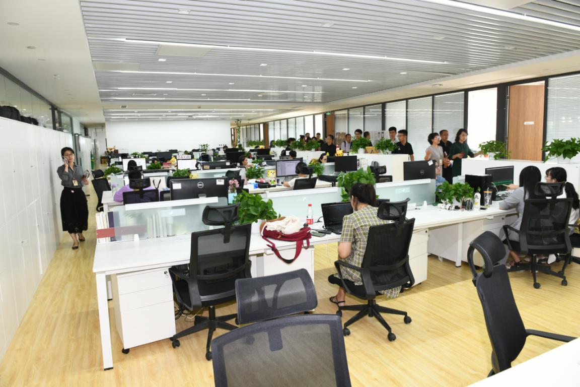 实现纸端与指端更全面的融合！“取经”中青报，新时报开建“融媒小厨”