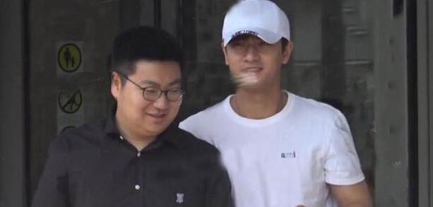 吴昕恋情曝光 大龄单身宅女男友郑凯比吴昕小三岁