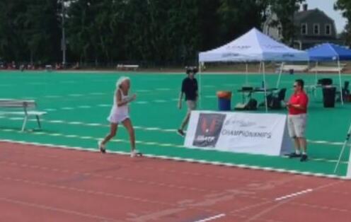 为硬核奶奶点赞！91岁打破短跑纪录 每周要打四到五次网球