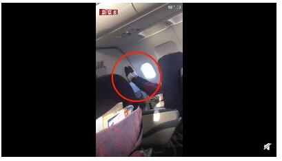 人设崩塌?主持人涂磊道歉 回顾一下涂磊乘机脚蹬机舱事件,你怎么看?