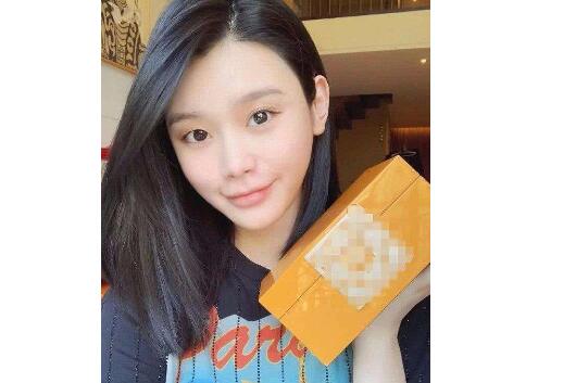 怀孕铁证?奚梦瑶晒七夕礼物后秒删 只是这浮肿的脸庞怕是秘密瞒不住