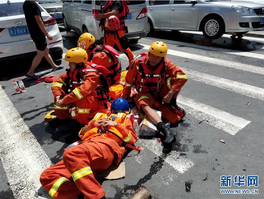 浙江临海：各方全力抢险救灾 