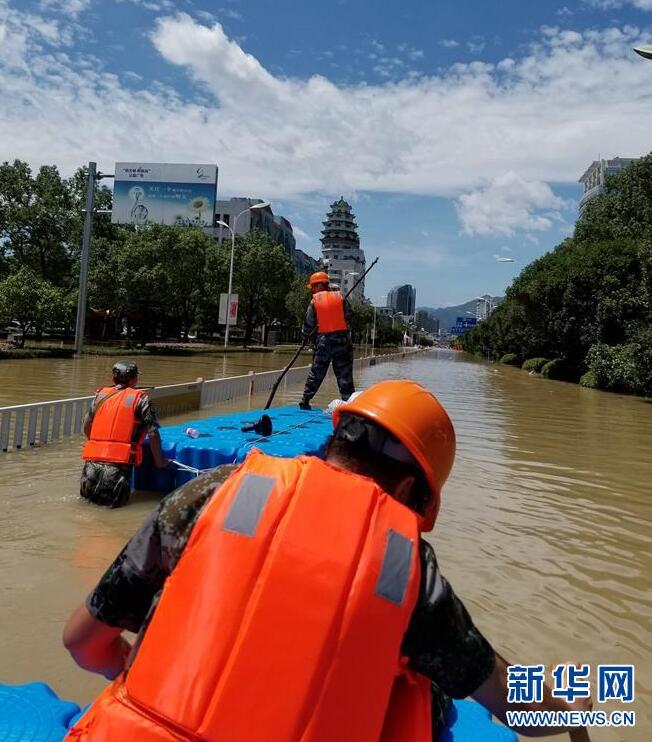 浙江临海：各方全力抢险救灾 