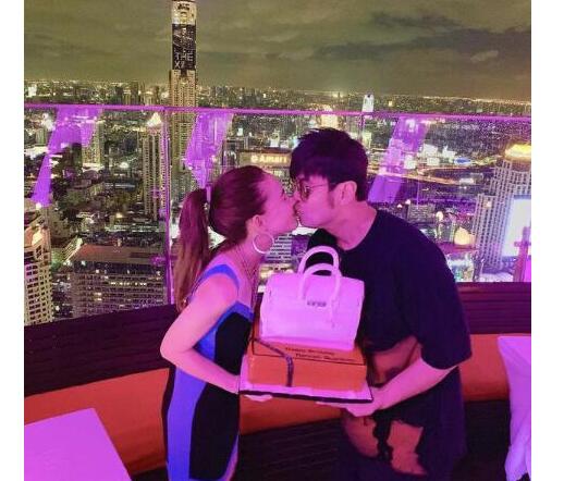 JAY你什么时候出新歌?周杰伦为昆凌庆生 夕阳红粉丝团灵魂发问了