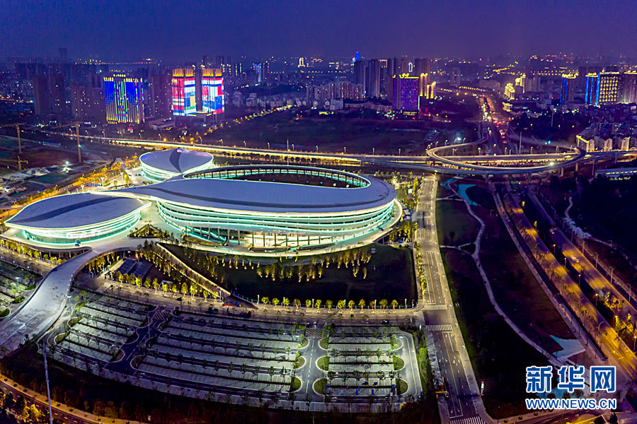 航拍武汉五环体育中心