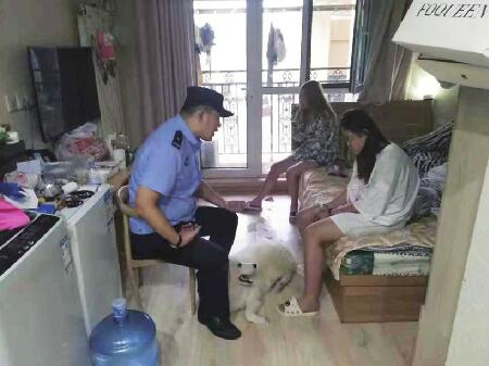 一个要跳楼轻生一个独自离家 一天两起“揪心”警情全转危为安