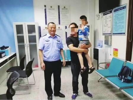 一个要跳楼轻生一个独自离家 一天两起“揪心”警情全转危为安