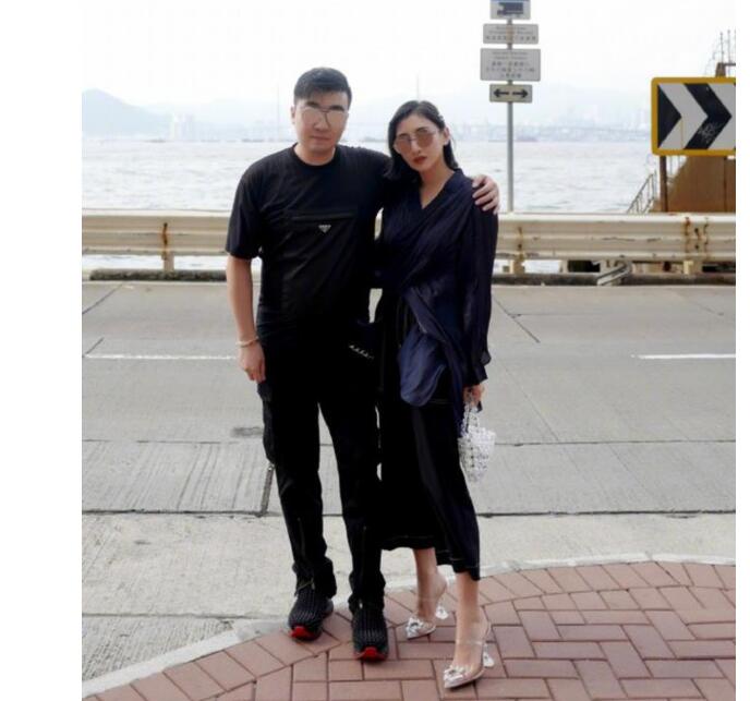 终于回应了!何雯娜否认怀孕 本尊回应说了什么?那梁超求婚现场图怎么解释?