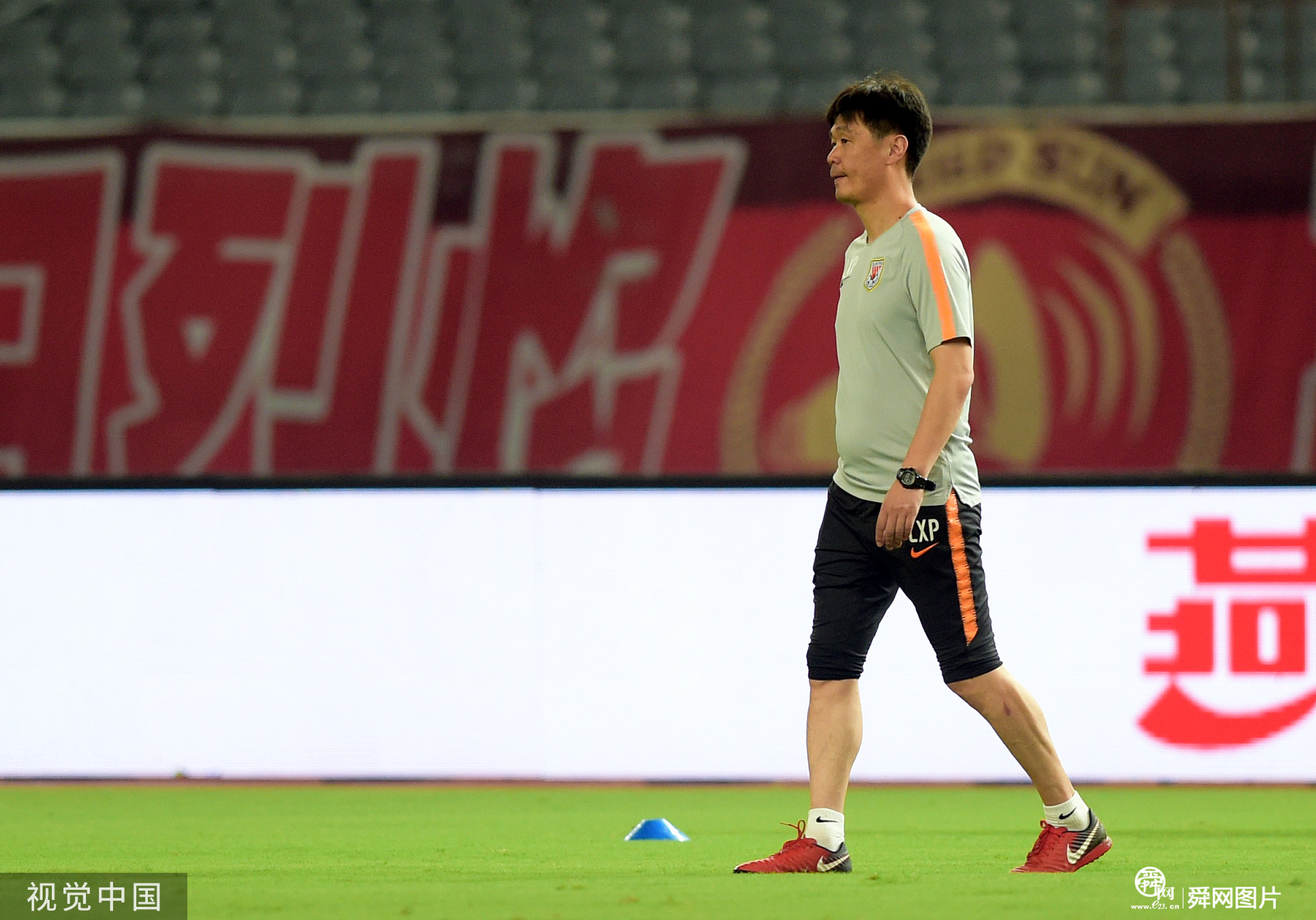 决战上海滩 李霄鹏亮剑:对方就算上11个竹竿子咱也得自己发挥好