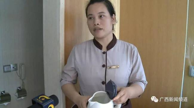 令人气愤!水壶内现卫生巾是什么情况?怎么一回事?这一幕令人作呕