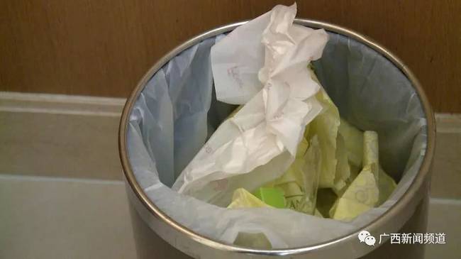 令人气愤!水壶内现卫生巾是什么情况?怎么一回事?这一幕令人作呕