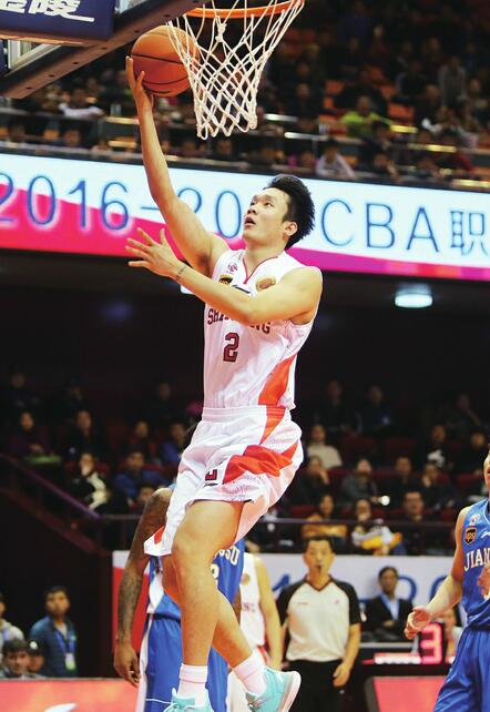 三后卫战术初显成效 世界杯下周开赛 中国男篮喜忧参半