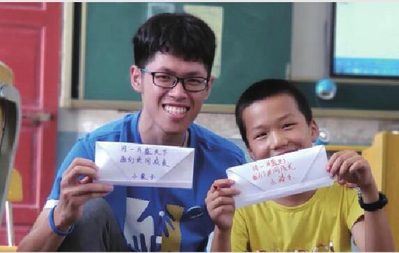 15万封手写信寄给13000个孩子