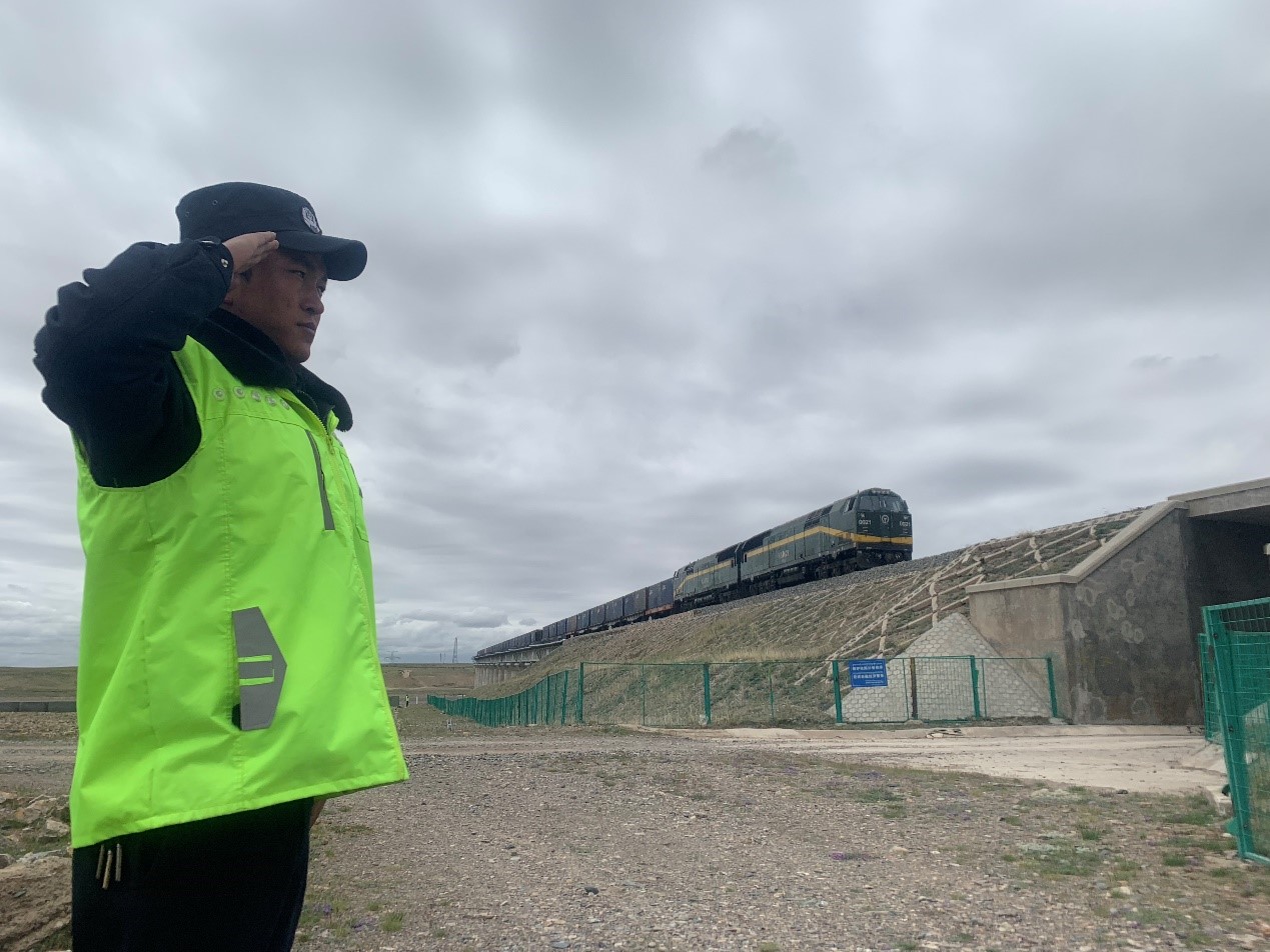 【边疆党旗红】生命禁区里的“天路”守护者