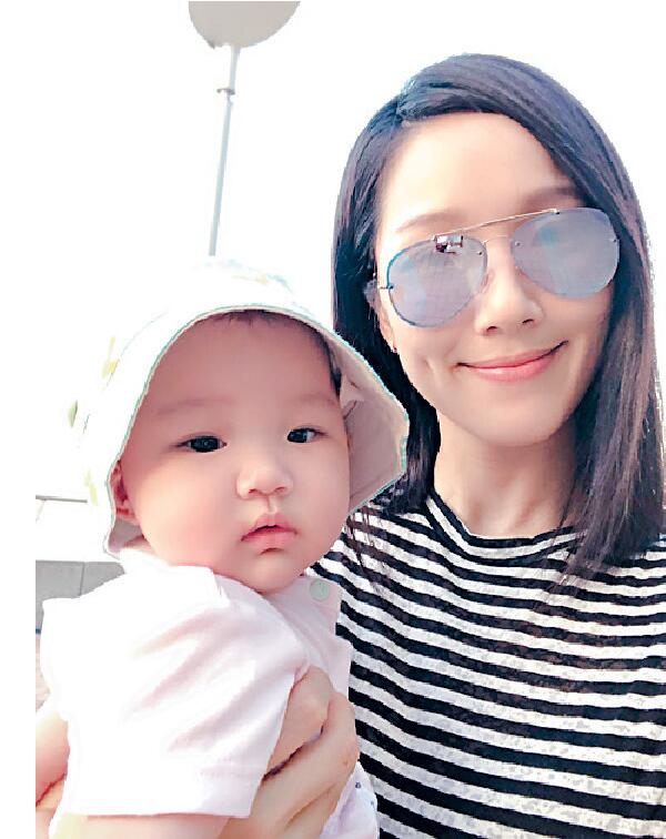 王祖蓝女儿近照曝光：越长大越像妈妈 十分可爱漂亮