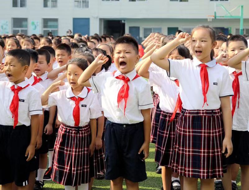 用宣誓向祖国告白 以科技燃爱国热情——山东省实验小学举行新学年开学典礼
