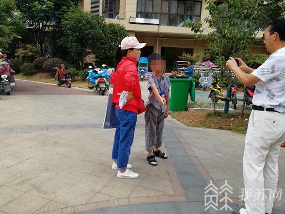 令人愤怒!男孩踢球被踹飞什么情况?怎么一回事?终于真相了,原来如此!