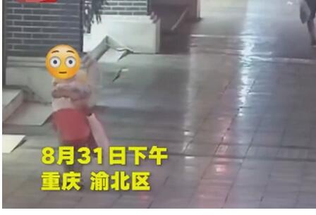 硬核!扛枕头暴走20公里什么情况?背后真相详情始末还原