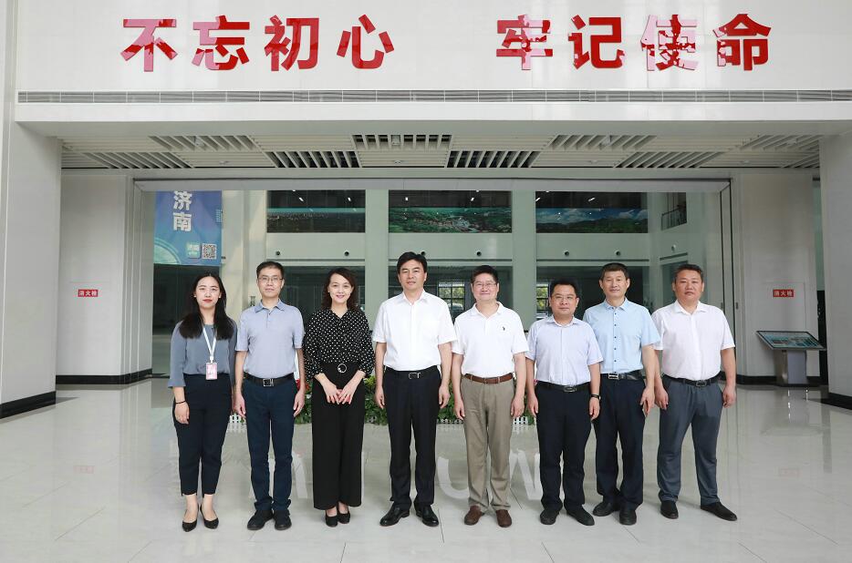 团省委领导到济南日报报业集团考察