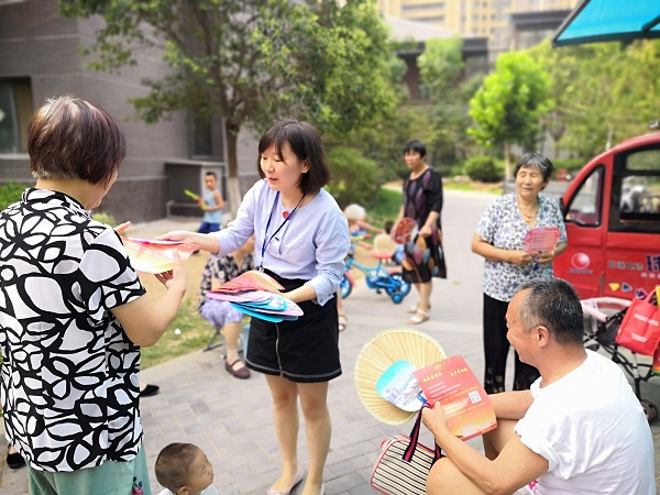 百名青年记者走基层丨“两委进楼道 民声早知道” 兴福街道创新社区治理模式