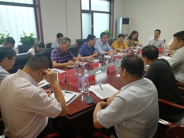 百名青年记者走基层丨部门跑腿解难题 服务企业促发展