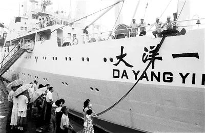 邓小平在四位老科学家联名建议上批示：此事宜速作决断，不可拖延 