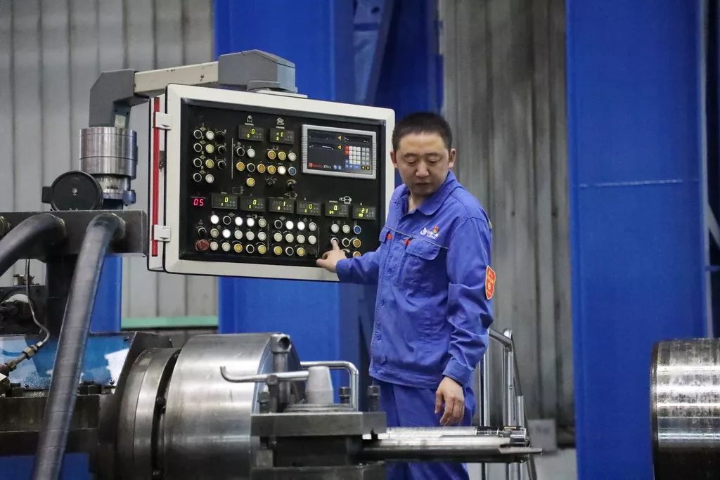 当代 “刀客”——0.02毫米里钻出大国重器