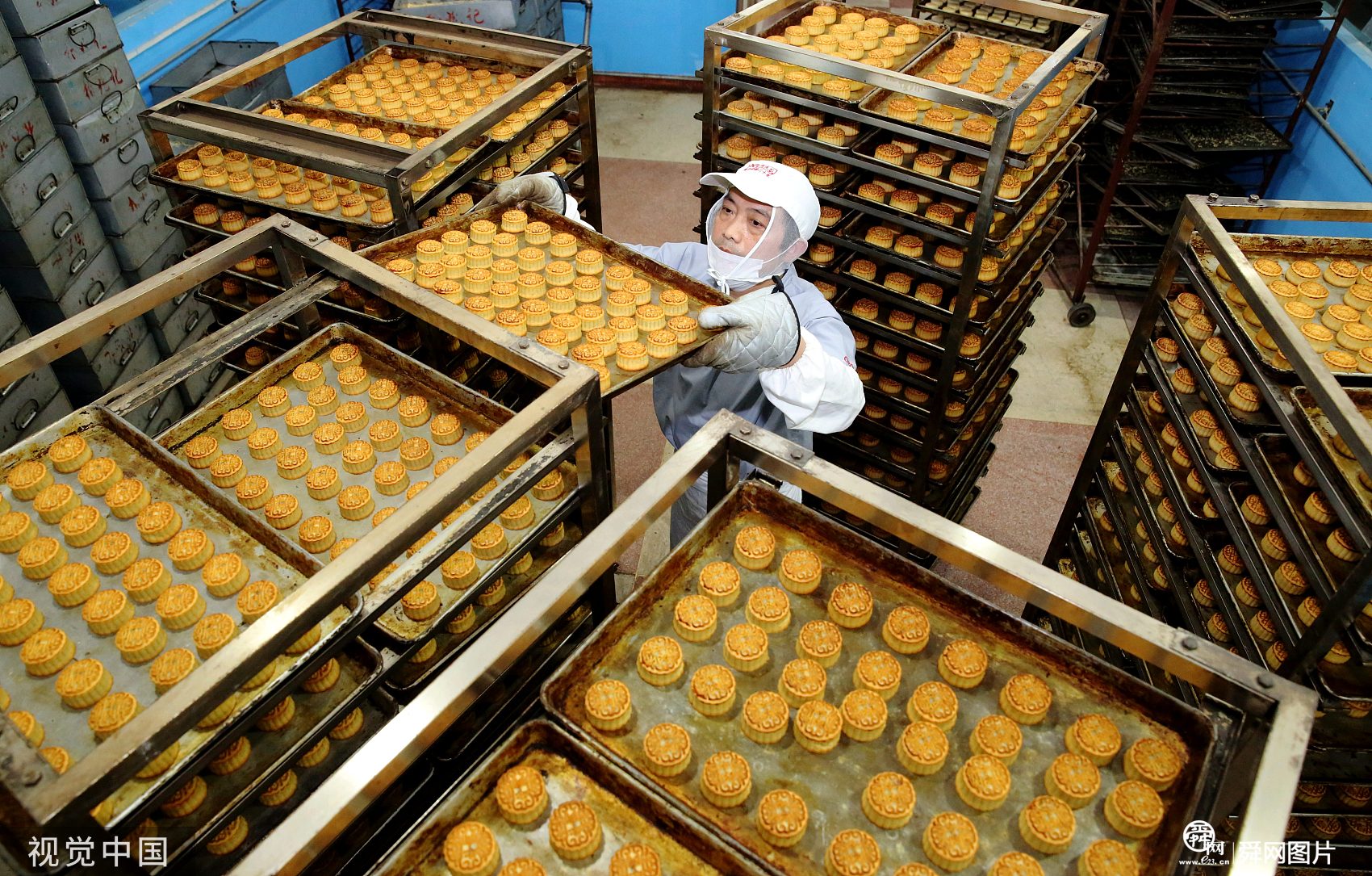 安徽安庆:中秋节将至 平价月饼受青睐