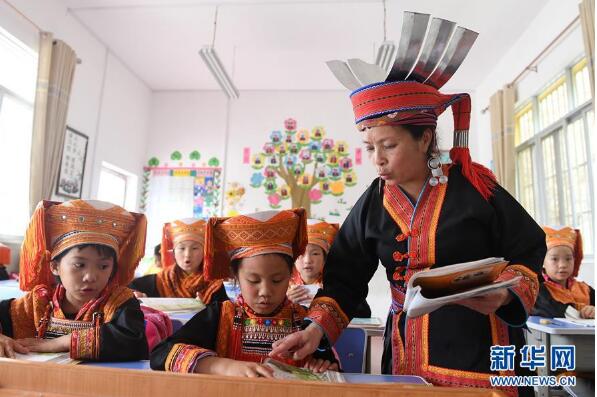 凝心铸师魂 立德育新人——以习近平同志为核心的党中央关心教师队伍建设纪实