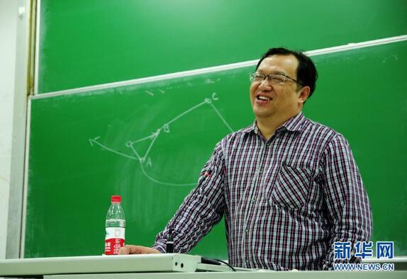 凝心铸师魂 立德育新人——以习近平同志为核心的党中央关心教师队伍建设纪实